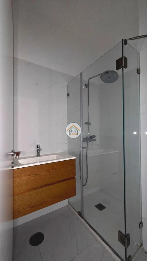 Apartamento T4 para Venda em Salreu
