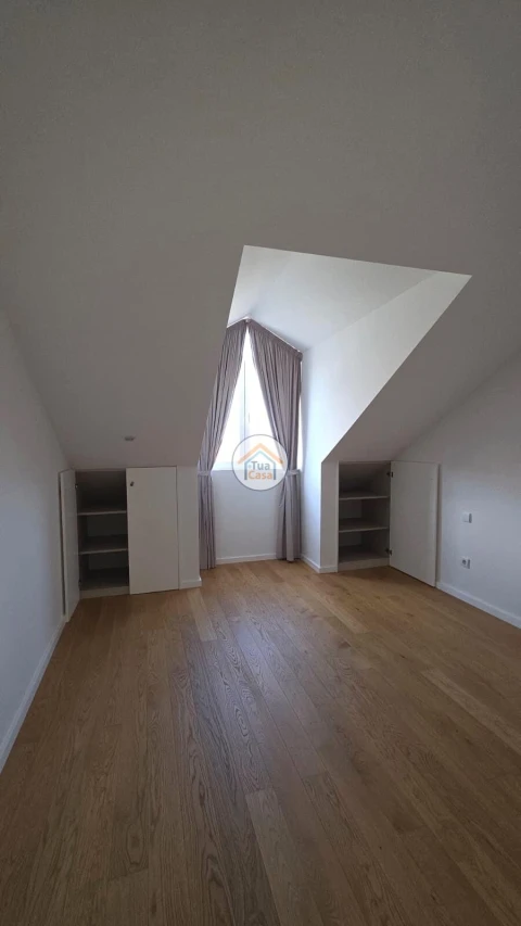 Apartamento T4 para Venda em Salreu