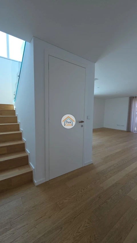 Apartamento T4 para Venda em Salreu