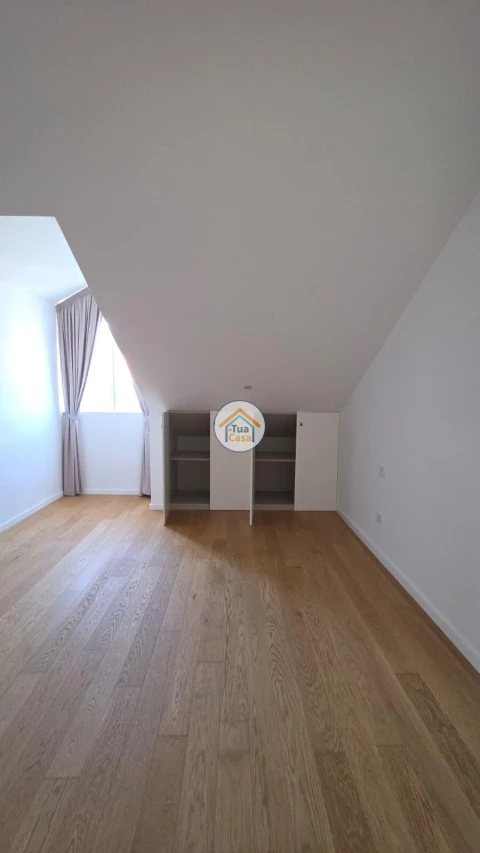 Apartamento T4 para Venda em Salreu