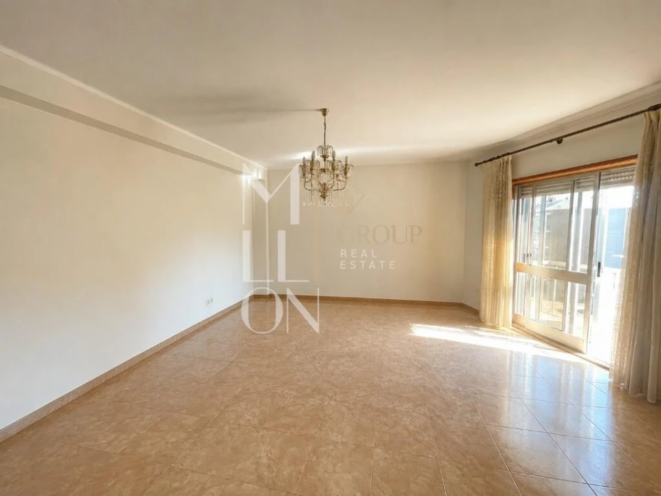 Apartamento T2 para Venda em Cidade da Maia Foto 2