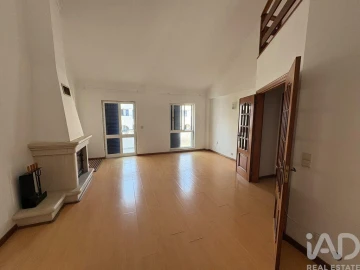 Apartamento T3 para Arrendamento em Quinta do Anjo