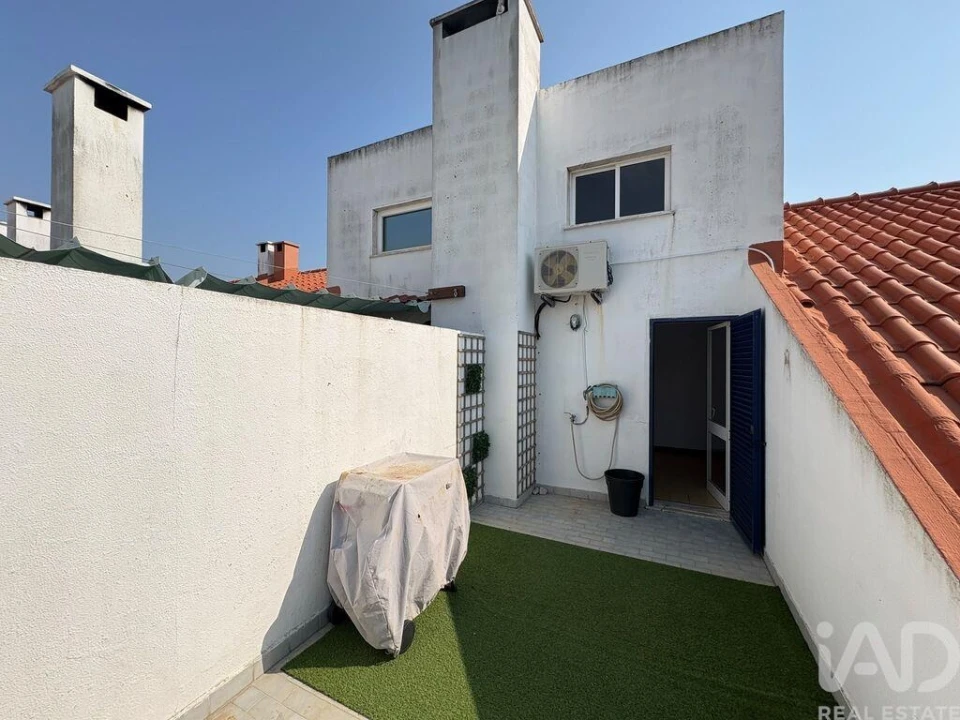 Apartamento T3 para Arrendamento em Quinta do Anjo Foto 15