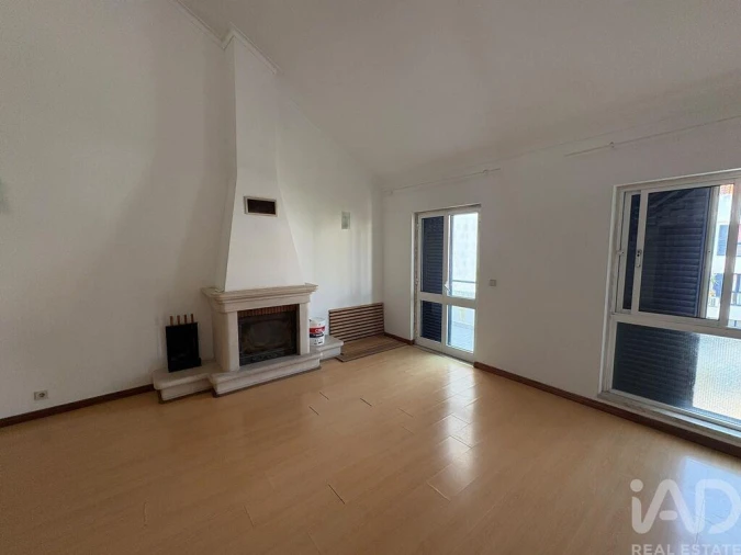 Apartamento T3 para Arrendamento em Quinta do Anjo Foto 9