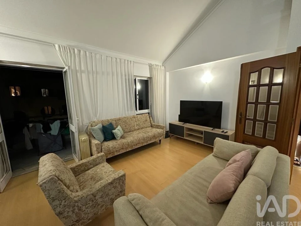 Apartamento T3 para Arrendamento em Quinta do Anjo Foto 1