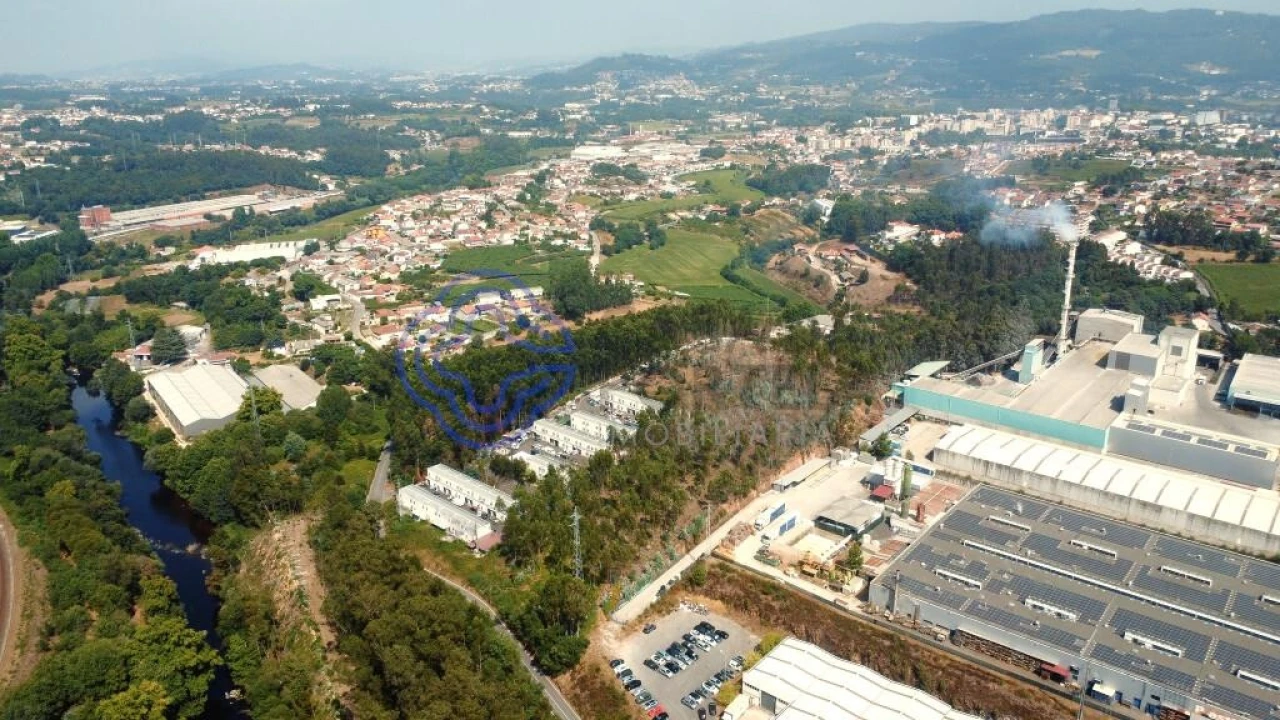 Terreno para Venda em Santo Tirso, Couto (Santa Cristina e São Miguel) e Burgães Foto 13