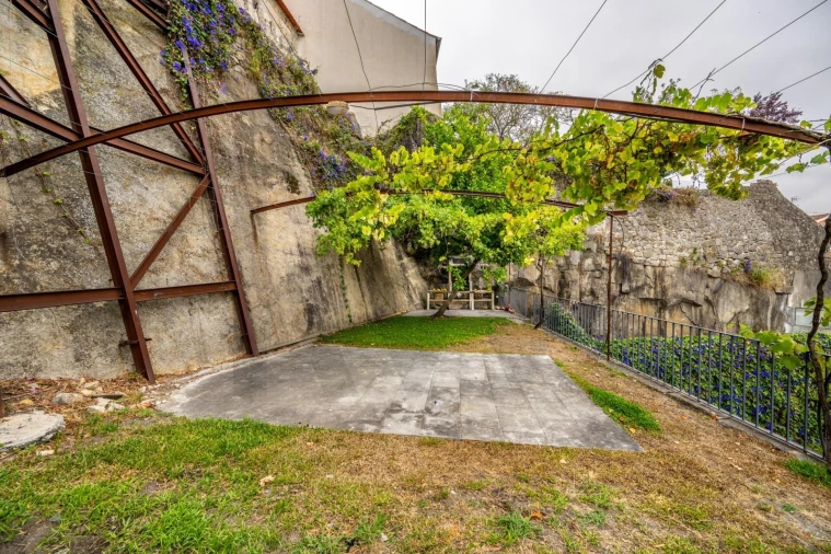 Apartamento T2 para Arrendamento em Cedofeita, Santo Ildefonso, Sé, Miragaia, São Nicolau e Vitória Foto 2