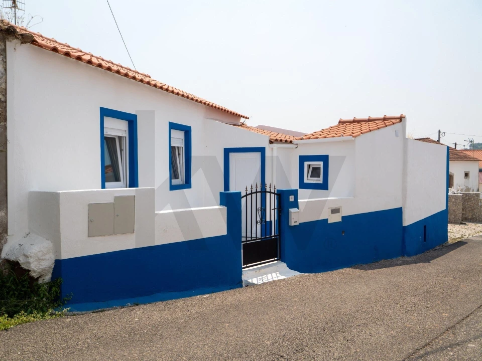 Moradia T1 para Venda em Lamas e Cercal Foto 1