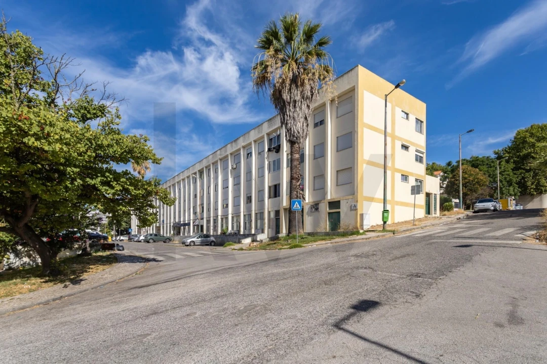 Apartamento T3 para Venda em Caparica e Trafaria Foto 1