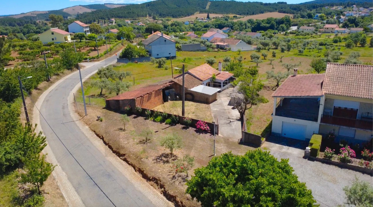 Moradia T3 para Venda em Enxames Foto 40