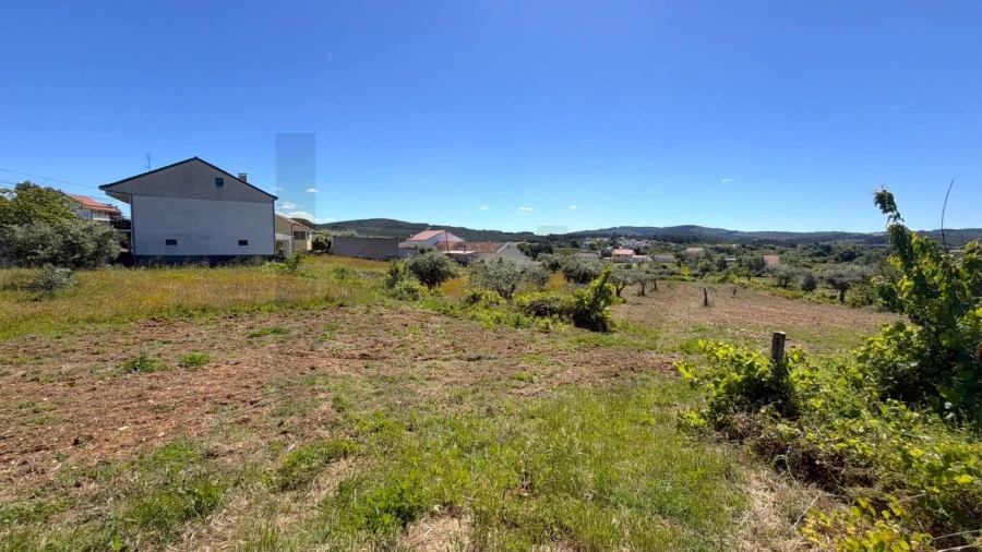 Moradia T3 para Venda em Enxames Foto 33