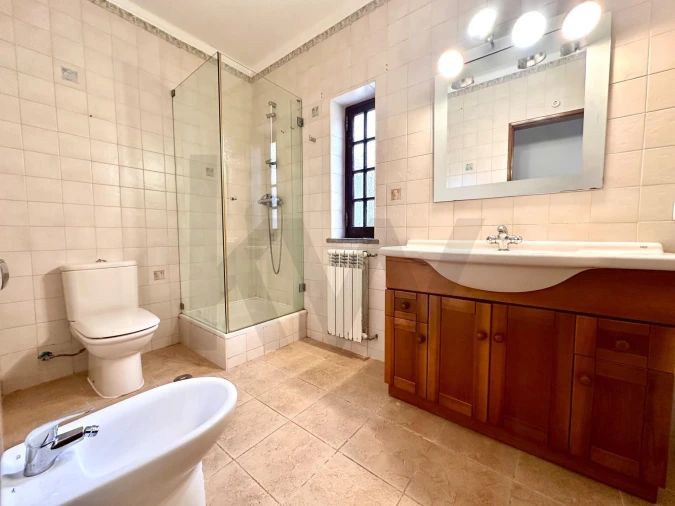 Moradia T4 para Venda em Santa Maria, São Pedro e Matacães Foto 6