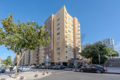 Apartamento T3 para Venda em Carnaxide e Queijas