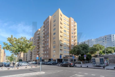Apartamento T3 para Venda em Carnaxide e Queijas