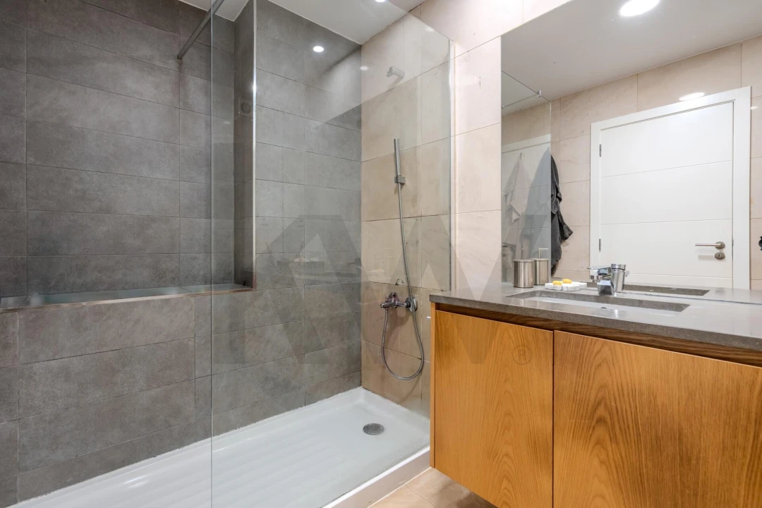 Apartamento T3 para Venda em Carnaxide e Queijas Foto 23