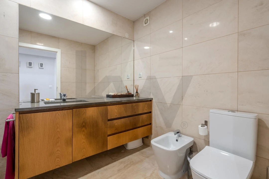 Apartamento T3 para Venda em Carnaxide e Queijas Foto 22