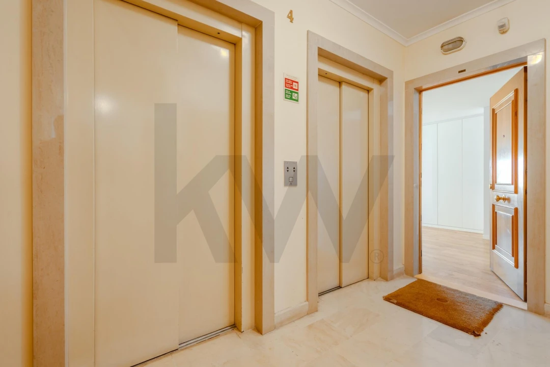 Apartamento T3 para Venda em Carnaxide e Queijas Foto 42