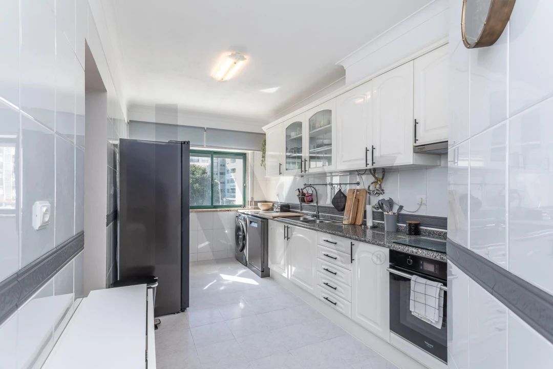 Apartamento T2 para Venda em Algueirão-Mem Martins Foto 2