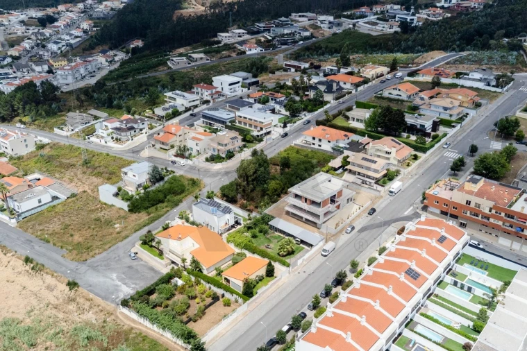 Terreno para Venda em Escapães Foto 13