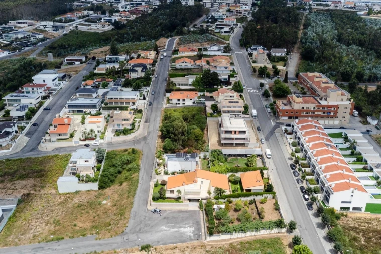 Terreno para Venda em Escapães Foto 12