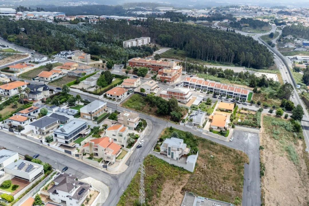 Terreno para Venda em Escapães Foto 11