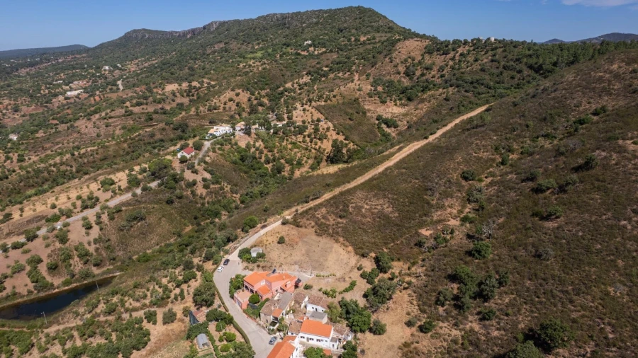 Moradia T2 para Venda em Salir Foto 16
