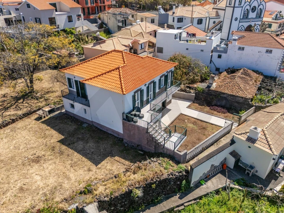 Moradia T5 para Venda em Jardim do Mar Foto 3