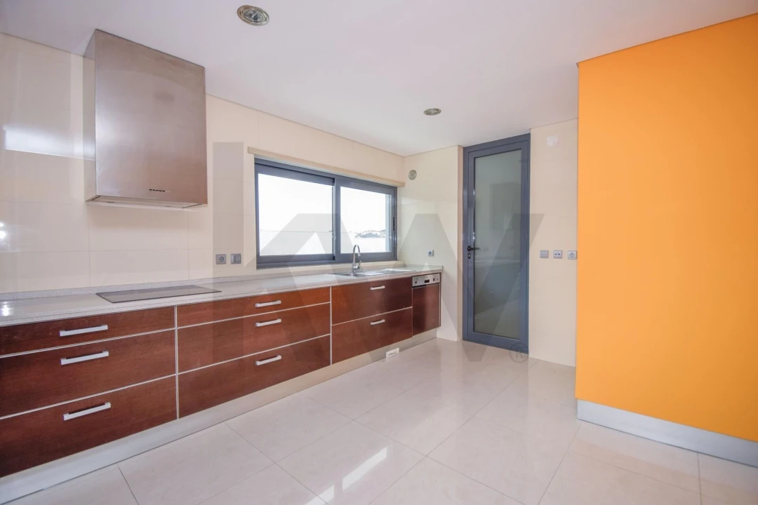 Apartamento T3 para Arrendamento em Amora Foto 9