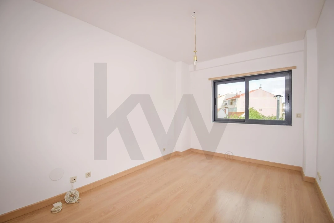 Apartamento T3 para Arrendamento em Amora Foto 24