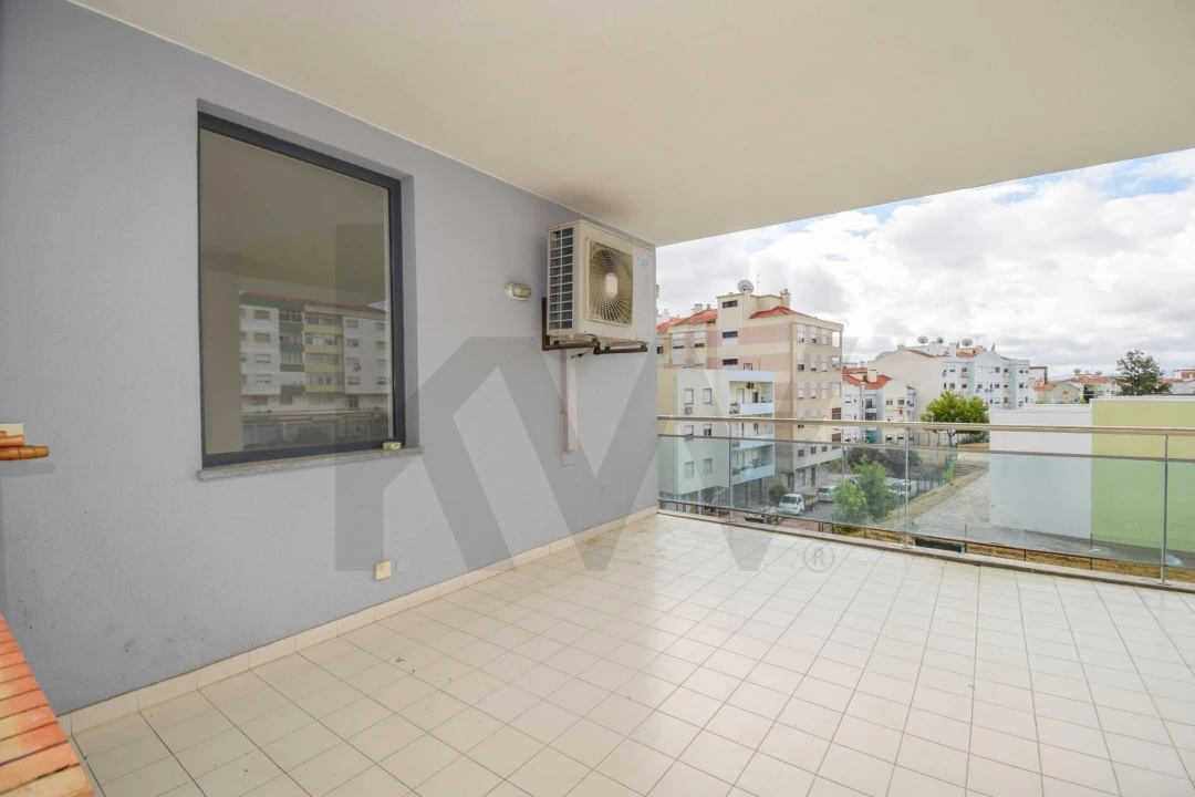 Apartamento T3 para Arrendamento em Amora Foto 6