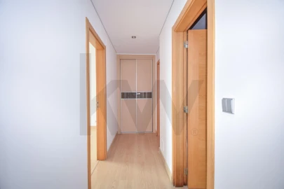 Apartamento T3 para Arrendamento em Amora
