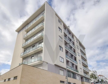 Apartamento T3 para Arrendamento em Amora