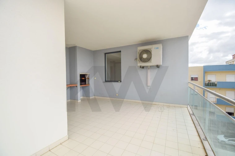 Apartamento T3 para Arrendamento em Amora Foto 3