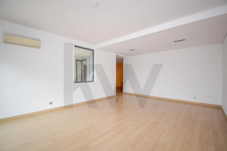 Apartamento T3 para Arrendamento em Amora Foto 4