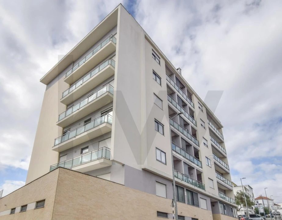 Apartamento T3 para Arrendamento em Amora Foto 1