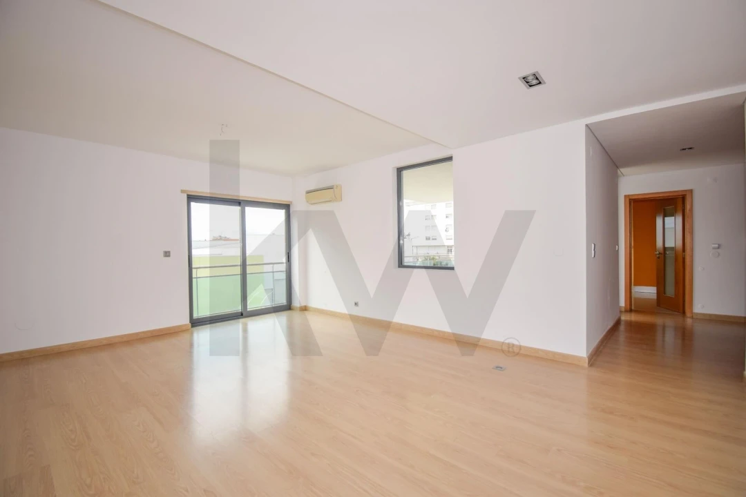 Apartamento T3 para Arrendamento em Amora Foto 2