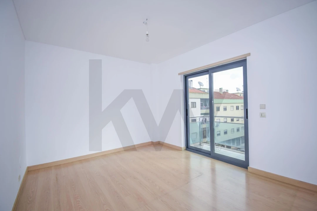 Apartamento T3 para Arrendamento em Amora Foto 17
