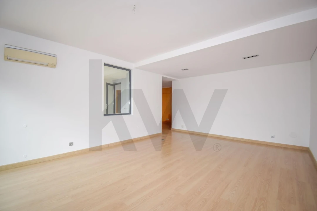 Apartamento T3 para Arrendamento em Amora Foto 4
