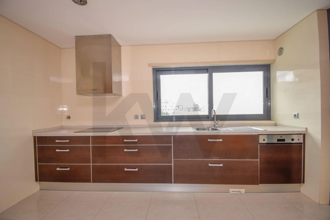 Apartamento T3 para Arrendamento em Amora Foto 10