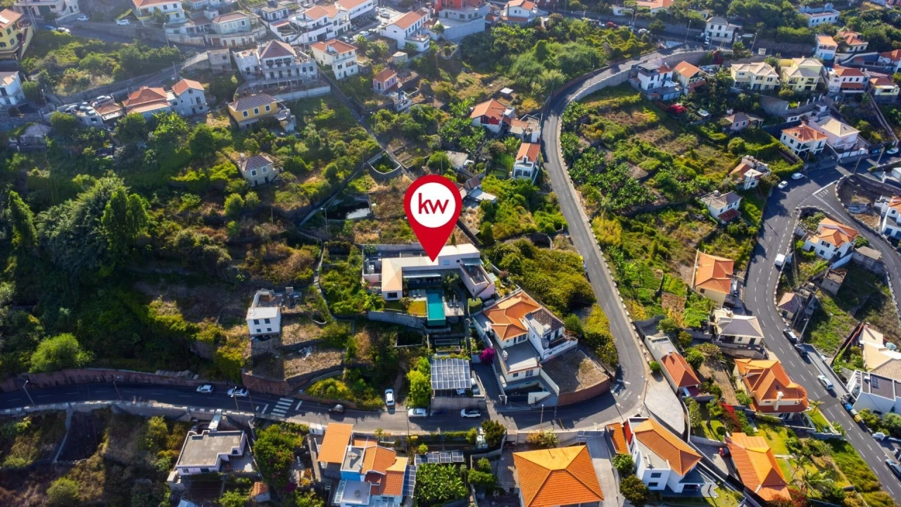 Moradia T3 para Venda em Ribeira Brava Foto 2