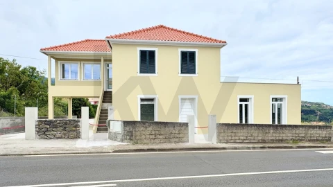 Moradia T4 para Venda em Santana