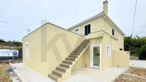 Moradia T4 para Venda em Santana