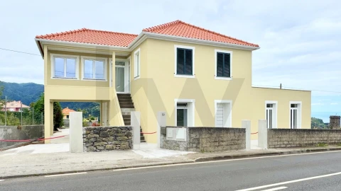Moradia T4 para Venda em Santana