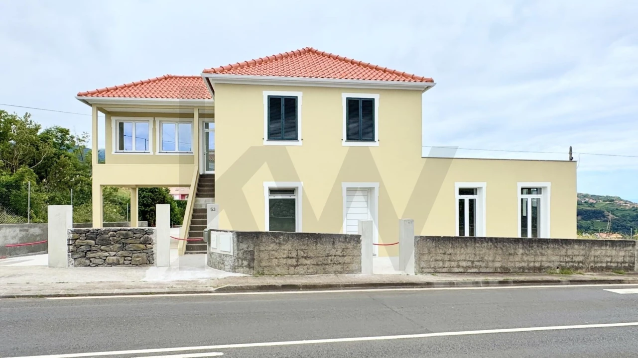Moradia T4 para Venda em Santana Foto 5