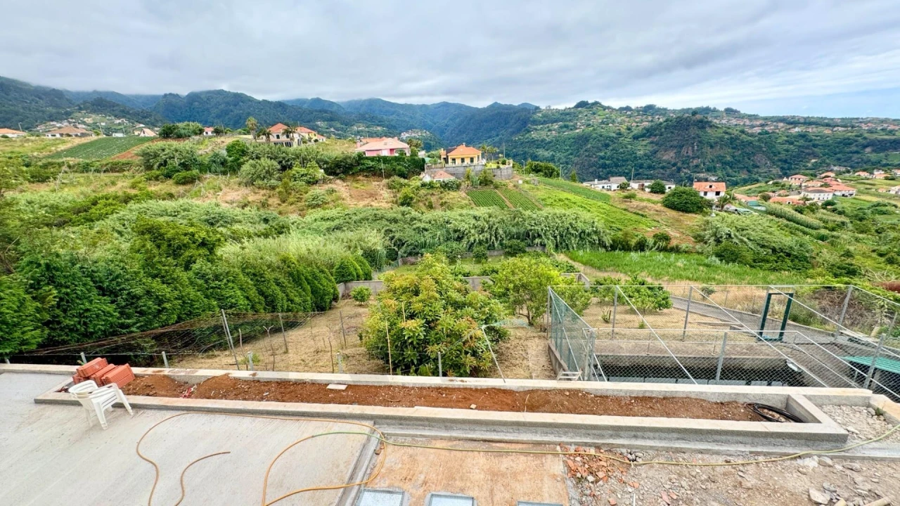Moradia T4 para Venda em Santana Foto 50