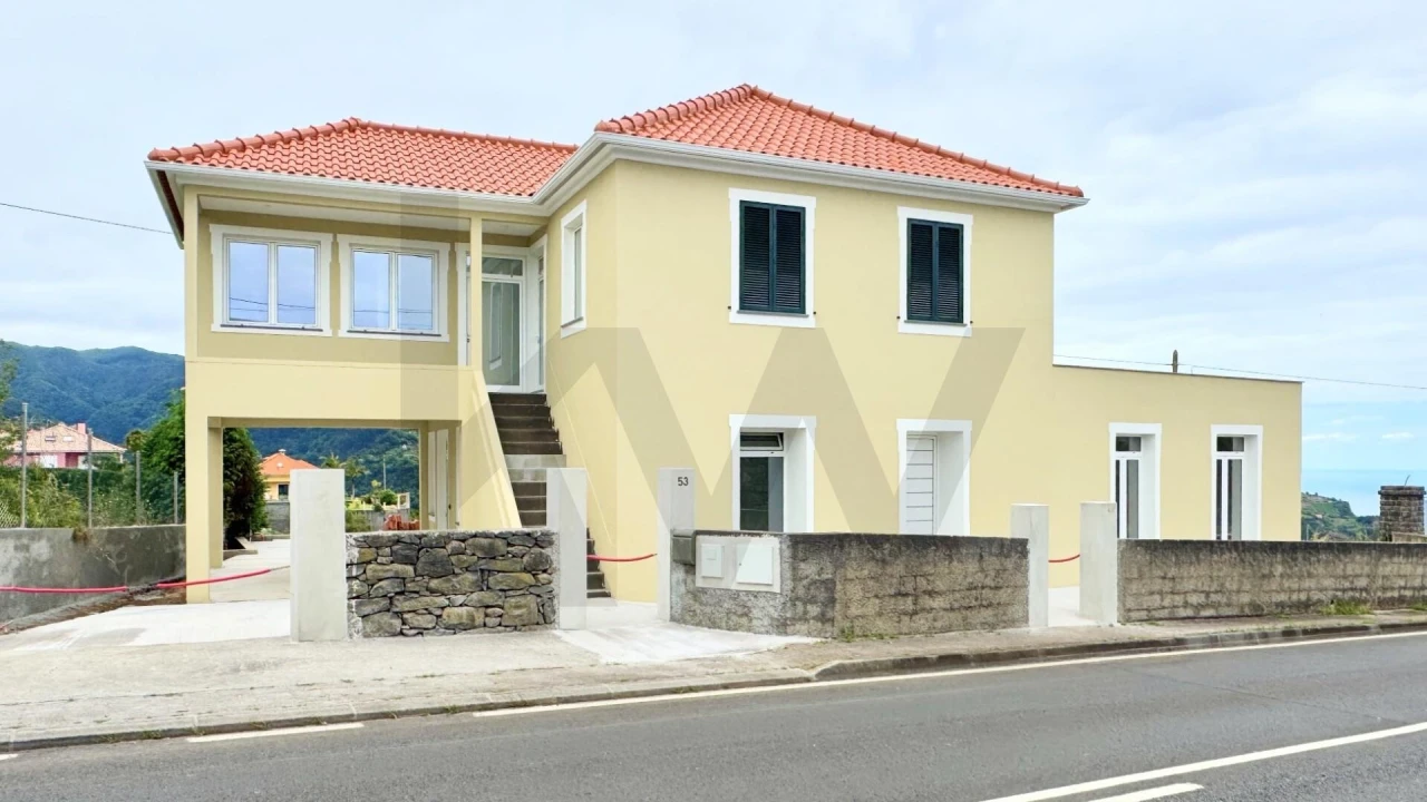 Moradia T4 para Venda em Santana Foto 4