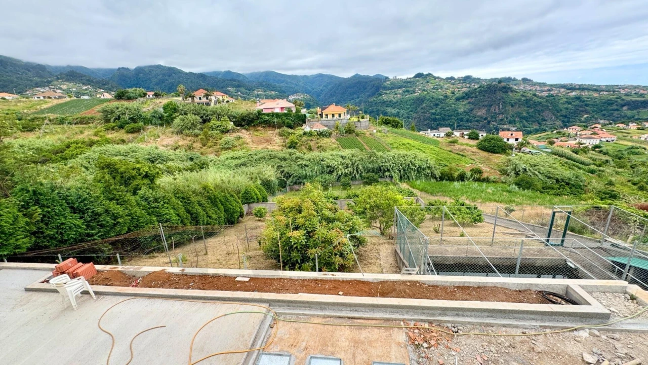 Moradia T4 para Venda em Santana Foto 8