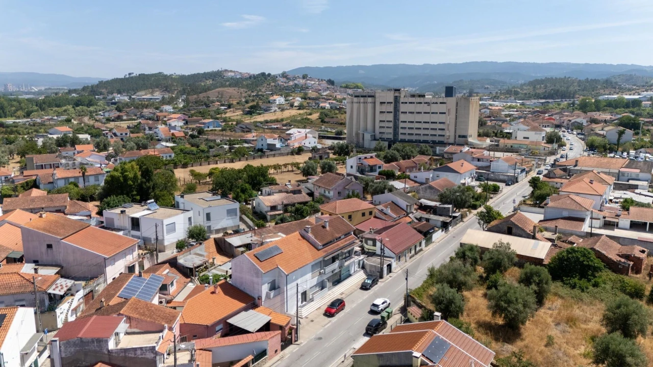 Apartamento T2 para Venda em Trouxemil e Torre de Vilela Foto 25