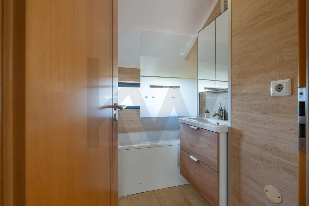 Apartamento T2 para Venda em Trouxemil e Torre de Vilela Foto 12