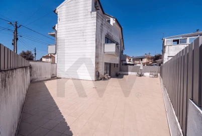 Apartamento T2 para Venda em Trouxemil e Torre de Vilela